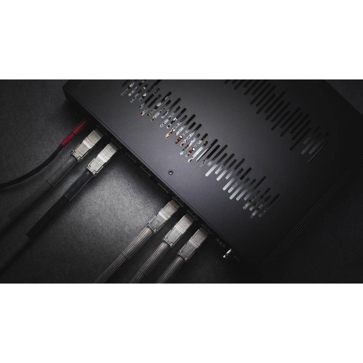 SOtM sNH-10G sCLK EX Audiophile Switch MASTER CLOCK INPUT (75 OHM) - SOtM - Ürün Görseli 4